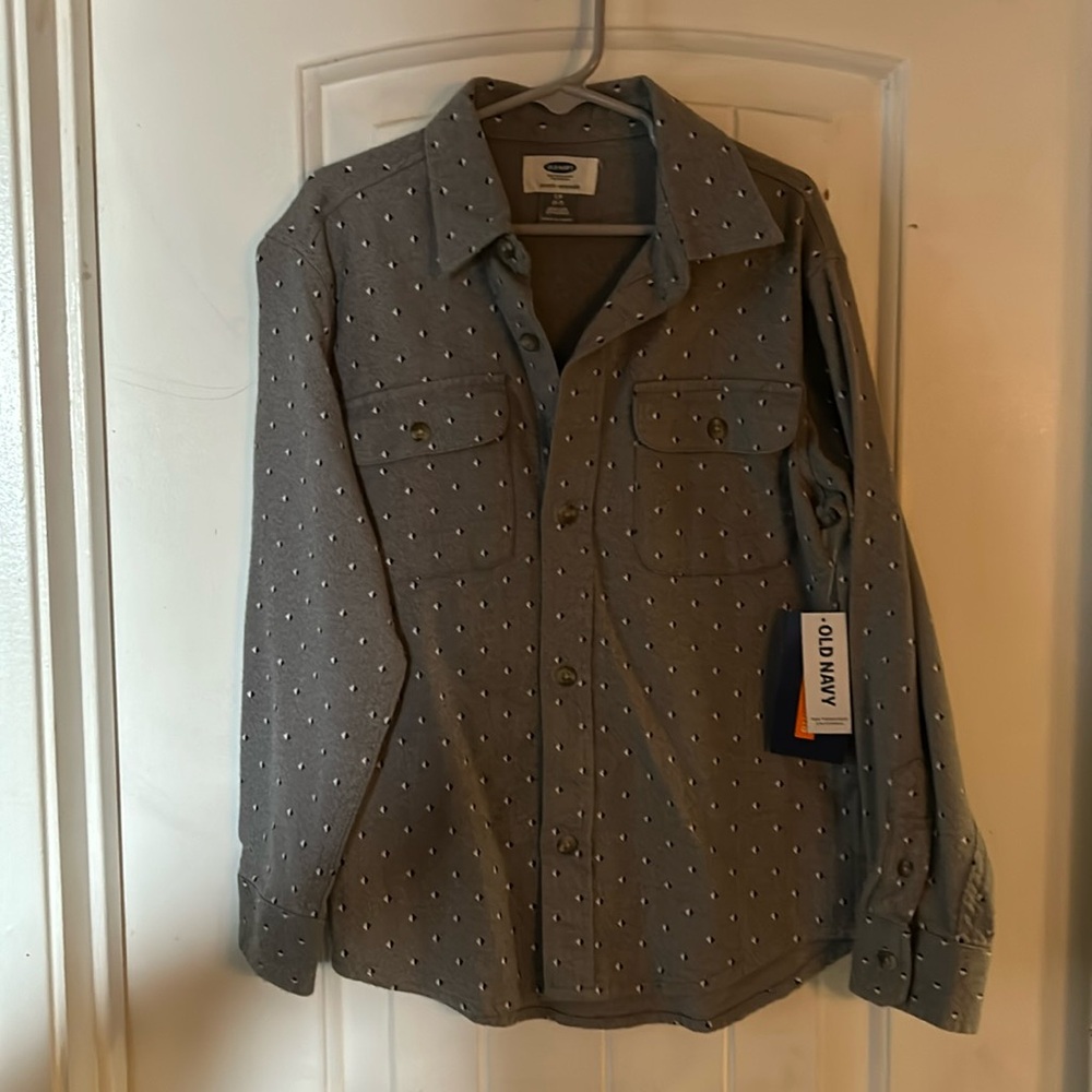 Boy’s Old Navy grey button down shirt, size‎ small (6-7)